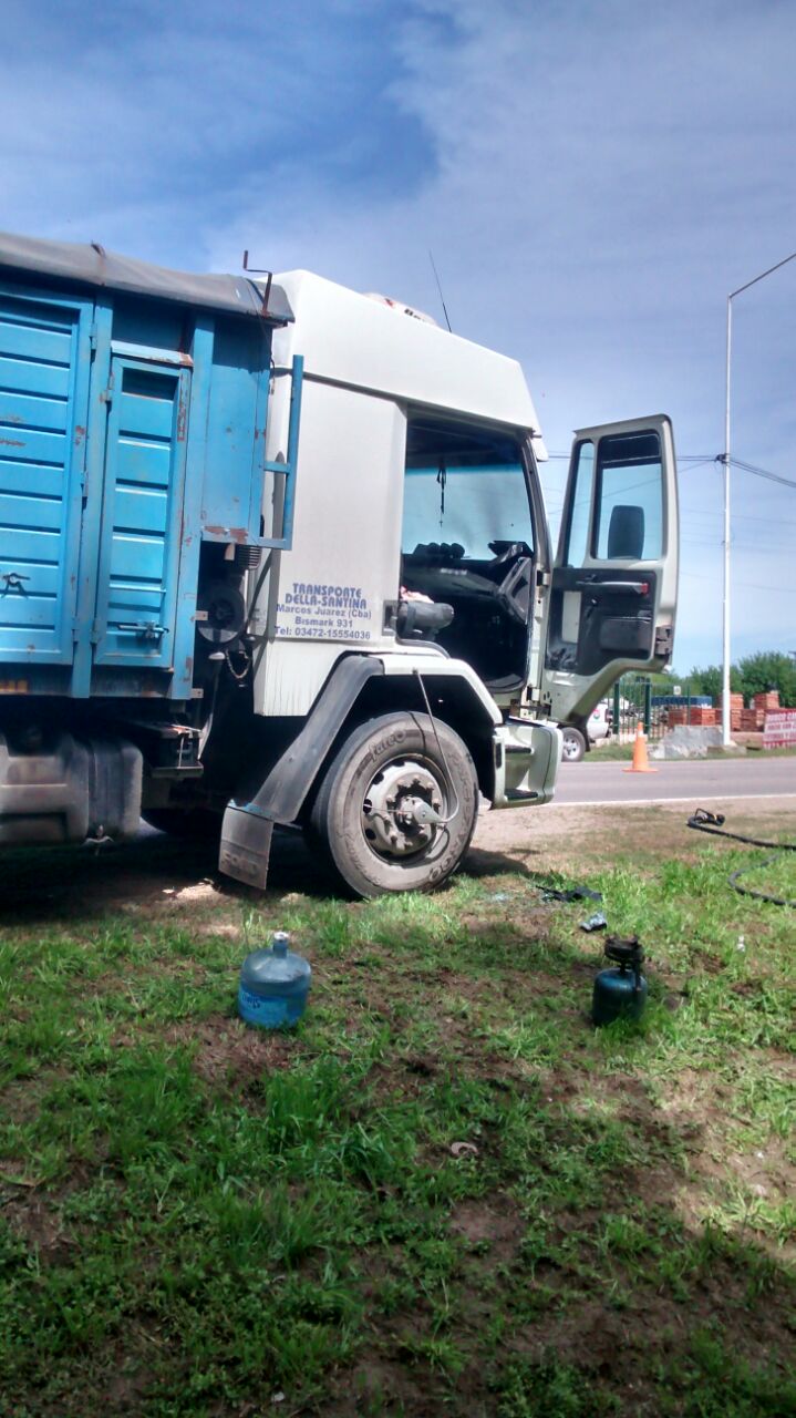 Principio de Incendio en un transporte de carga de Marcos Juárez a la altura de Gral Roca 