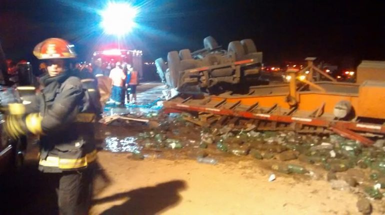 Choque de camiones en autopista