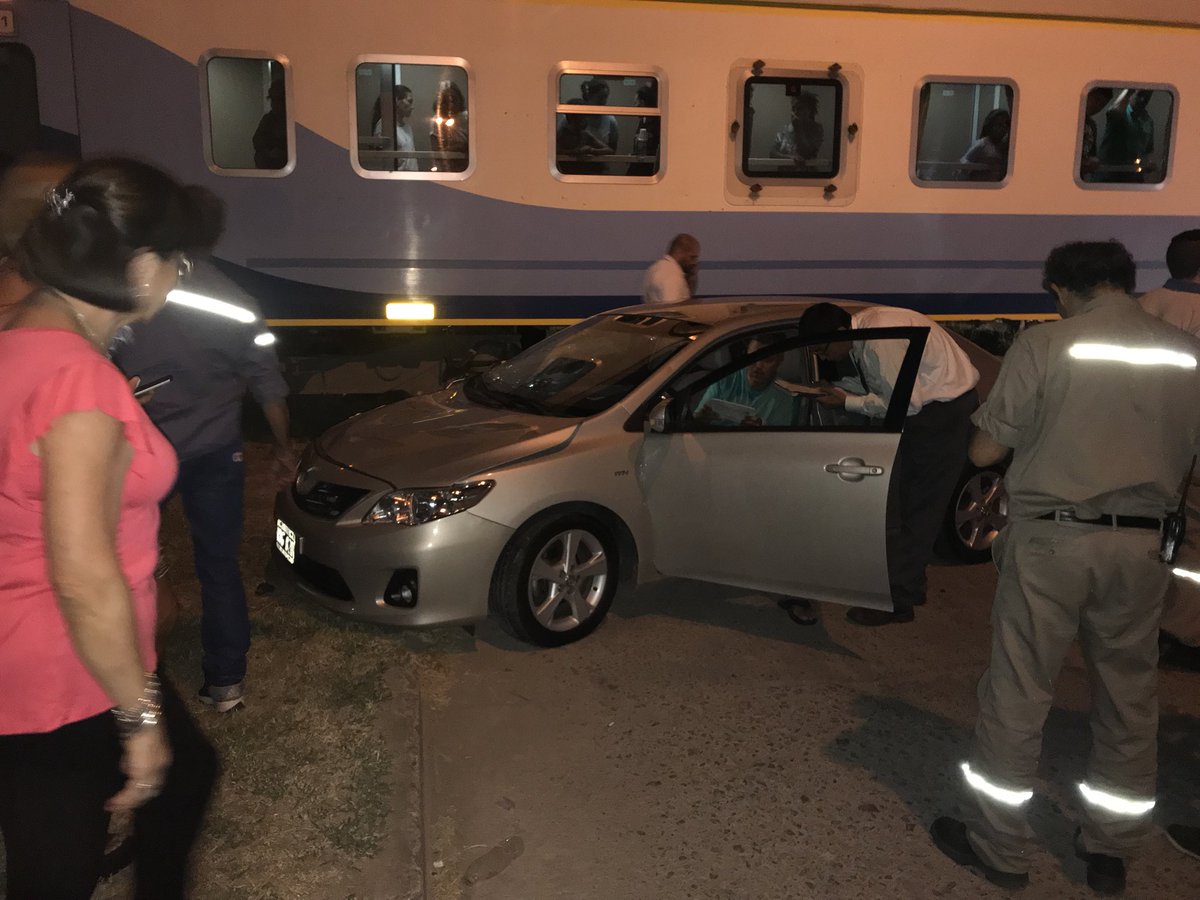 Choque entre tren y auto