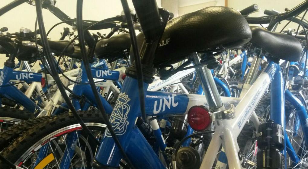 Estudiantes de la UNC ya pueden pedir una bici para ir a la facu