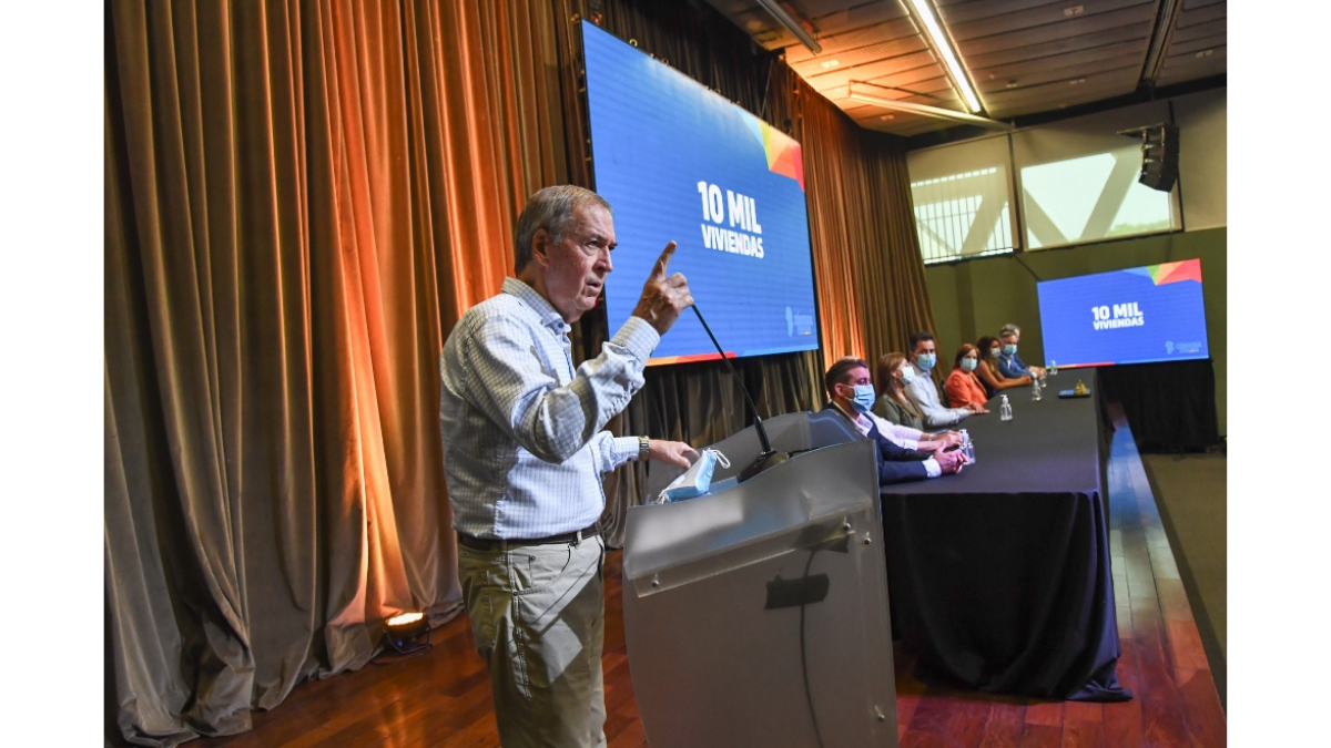 10 mil Viviendas: Schiaretti lanzó créditos para la construcción y compra